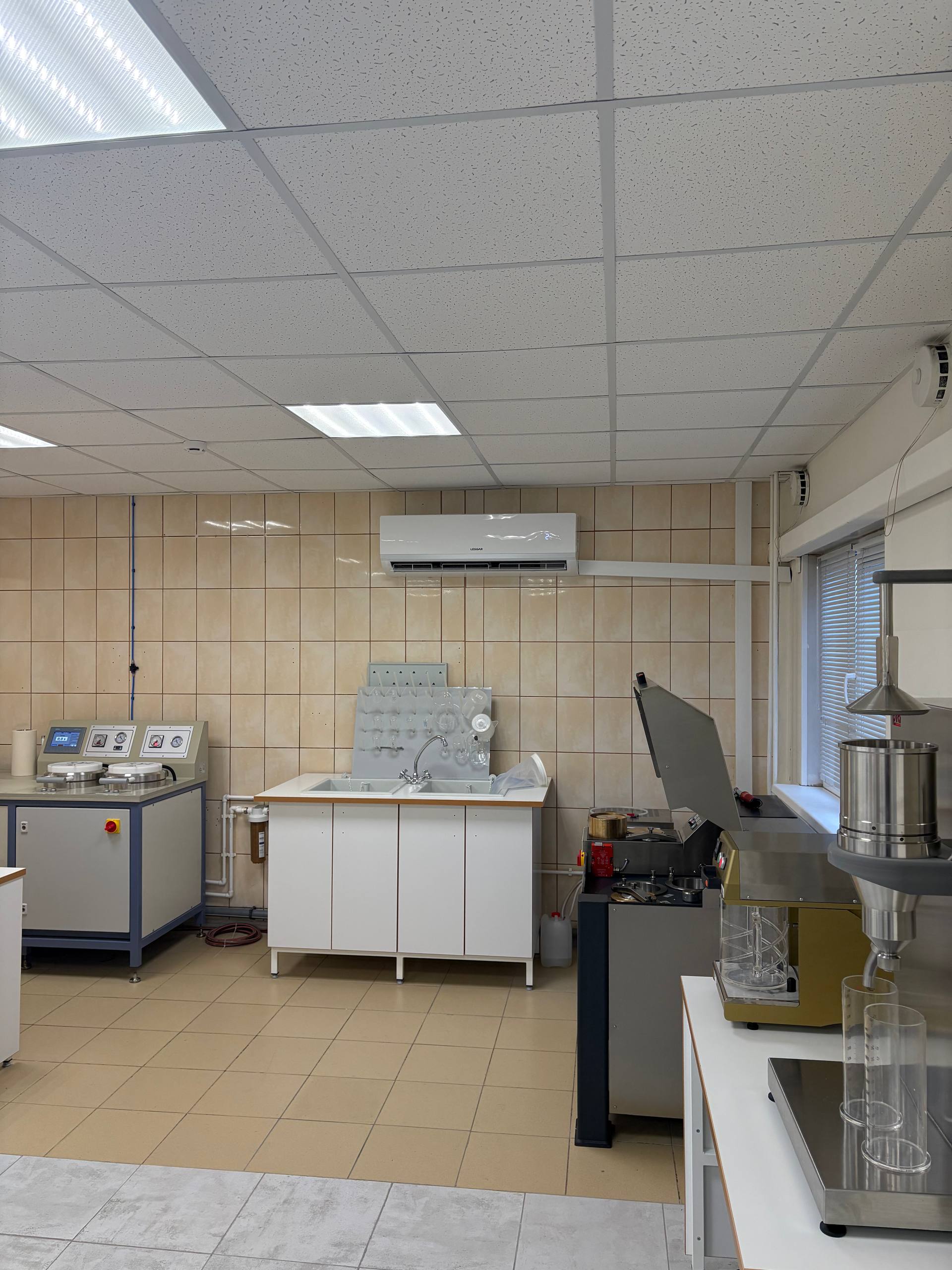 Новая лаборатория Неохим